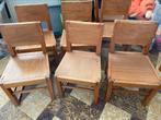 Houten kinderstoelen, Ophalen