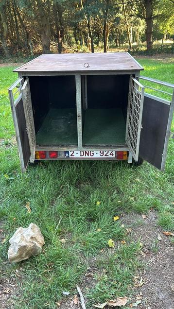 Honden aanhangwagen (2vaks). beschikbaar voor biedingen