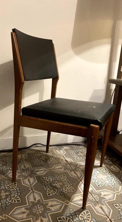 3 vintage stoelen met zwarte skai, Maison & Meubles, Chaises, Utilisé, Trois, Bois, Cuir, Noir, Enlèvement