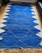 tapis marocain zanafi bleu majorelle yves klein, Maison & Meubles, 150 à 200 cm, Comme neuf, Rectangulaire, Bleu