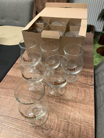 12 oude duvel glazen beschikbaar voor biedingen