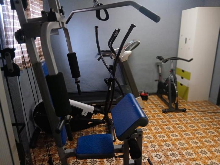 Complete HomeGym Set Alles-in-één Fitnessruimte voor Thuis, Sports & Fitness, Appareils de fitness, Comme neuf, Centrale électrique