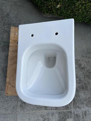 Hangtoilet beschikbaar voor biedingen