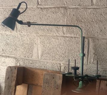 Lampe industrielle d'un atelier de couture (Russie), Enlèvement ou Envoi, Utilisé, 50 à 75 cm