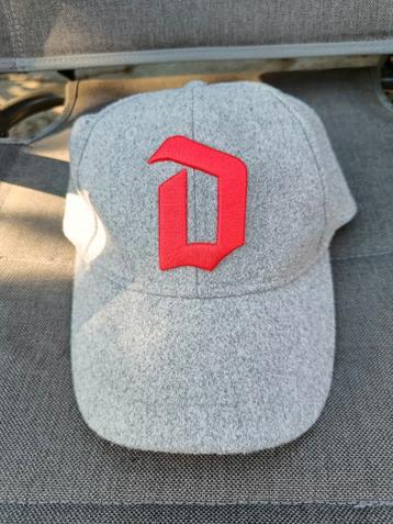 Duvel pet beschikbaar voor biedingen