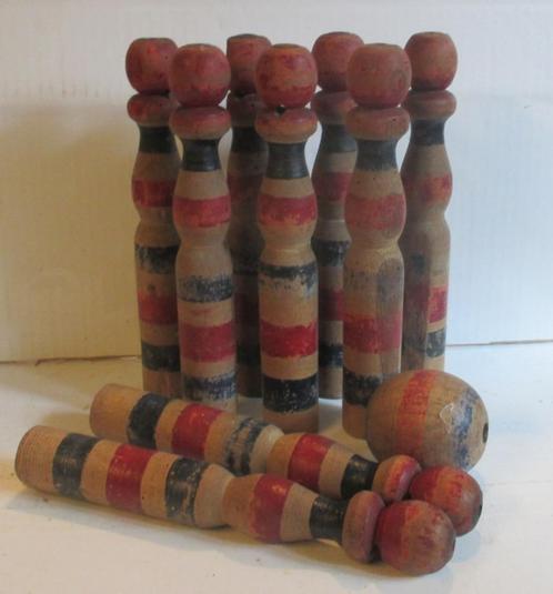 antiek set negen oude houten kegels en bal, Antiek en Kunst, Antiek | Speelgoed, Verzenden