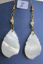 O2-3: Oorbel Parelmoer- Hang- 4¼ cm. lang en 2 cm. breedt, Handtassen en Accessoires, Oorbellen, Overige materialen, Hangers, Verzenden