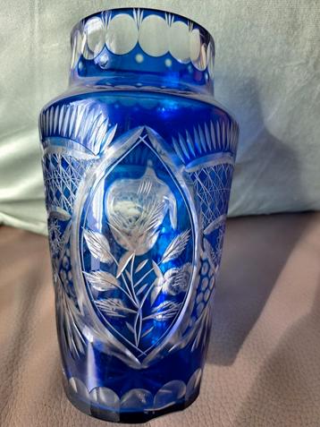 Vase en cristal bleu cobalt
