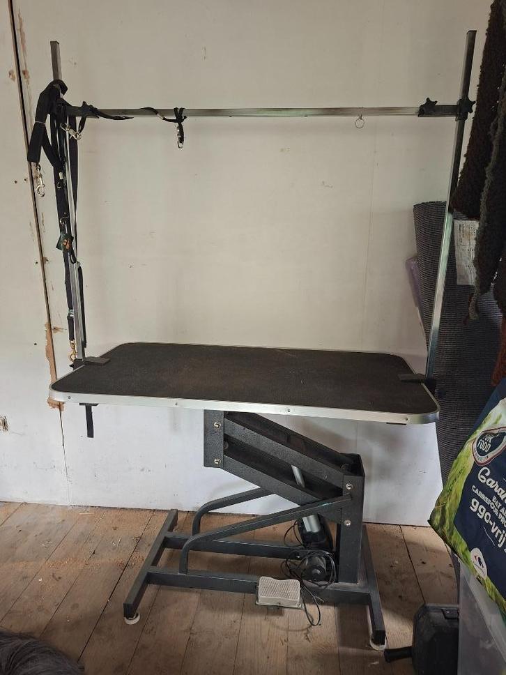 Trim tafel large electrisch kap tafel hond zgst, Dieren en Toebehoren, Honden-accessoires, Zo goed als nieuw, Ophalen