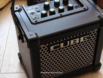 Roland Micro Cube GX gitaarversterker (bijna nieuw) beschikbaar voor biedingen