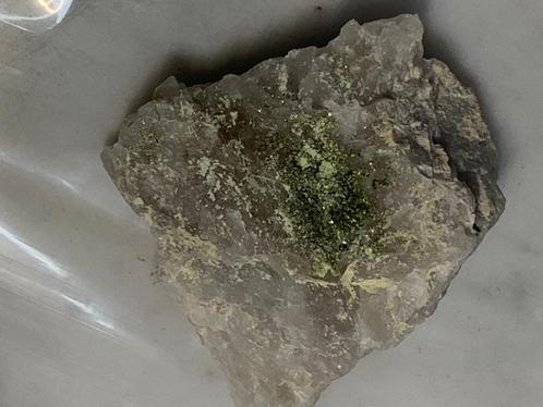meta-autunite erts #2 38.04g prachtig exemplaar, Verzamelen, Mineralen en Fossielen, Mineraal, Ophalen of Verzenden