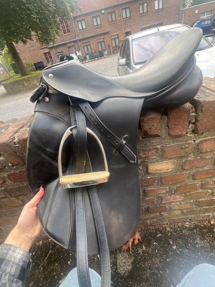 Dressuurzadel - Passier 17 inch + accessoires, Dieren en Toebehoren, Paarden en Pony's | Zadels, Gebruikt, Dressuur, Ophalen