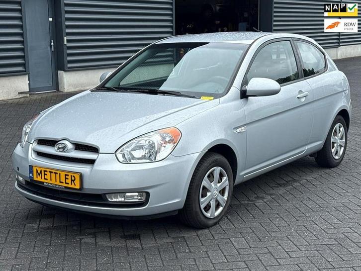 Hyundai Accent 1.4i Dynamic Joy , Airco, Auto diversen, Ongevalwagen, Hyundai, Handgeschakeld, Benzine, Stadsauto, Zilver of Grijs