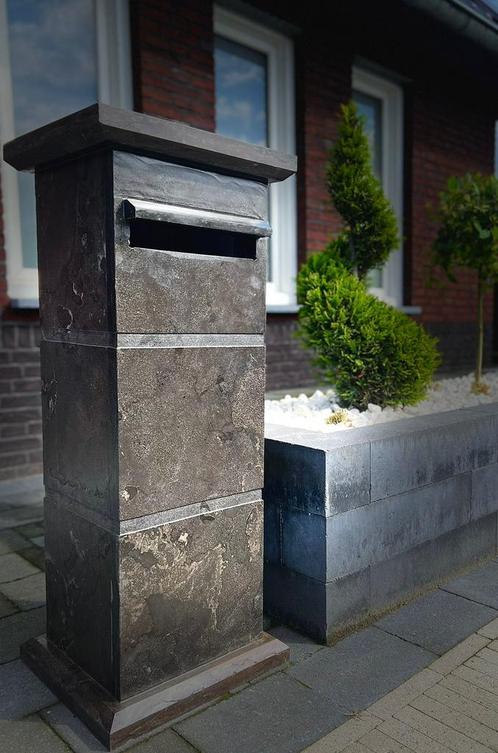 Natuursteen brievenbus - NIEUW - evt levering aan huis !, Tuin en Terras, Brievenbussen, Nieuw, Staande brievenbus, Hardsteen