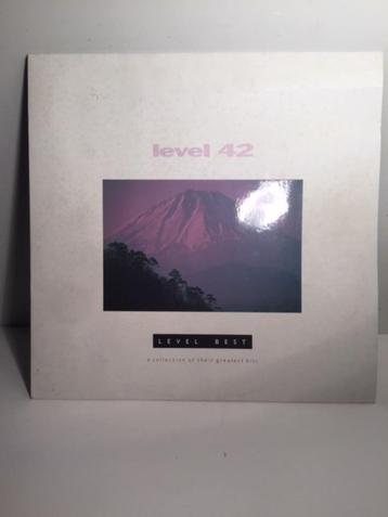 LP - Level 42 - Level Best collection Of Their Greatest Hits beschikbaar voor biedingen