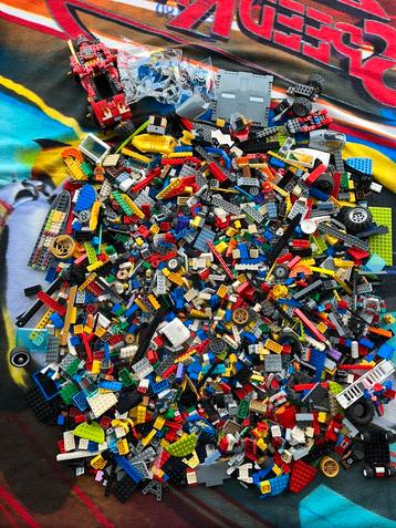 Leuk en gevarieerd lot Lego blokken beschikbaar voor biedingen
