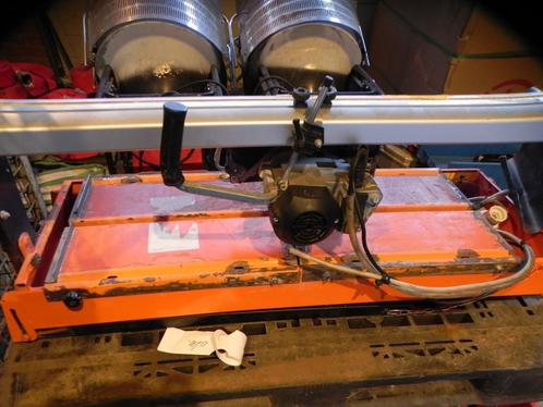 Tegelzaag machine met water, Doe-het-zelf en Bouw, Gereedschap | Zaagmachines, Gebruikt, Afkortzaag, 30 tot 70 mm, Ophalen