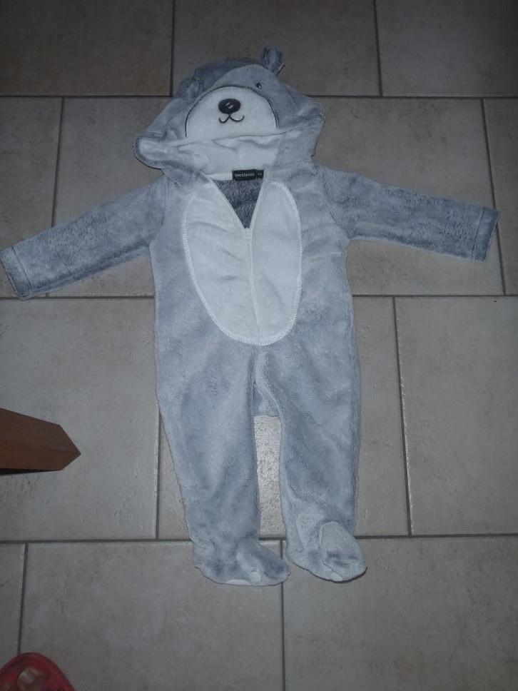 lichtgrijze jumpsuit maat 68, Kinderen en Baby's, Babykleding | Maat 68, Zo goed als nieuw, Jongetje of Meisje, Overige typen