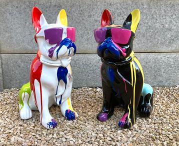Tuinbeeld bulldog H 60cm met verfdruip beschikbaar voor biedingen