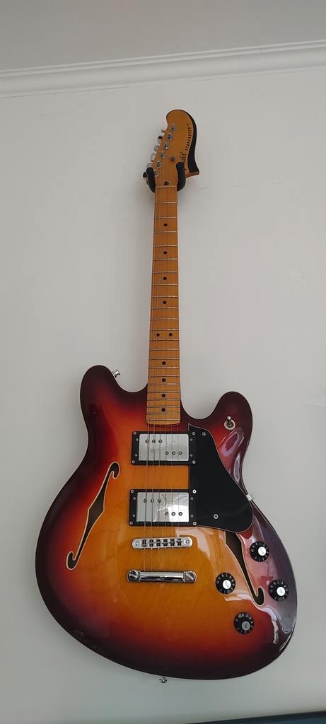 Fender Modern Player Starcaster 2013 Cherry Burst, Musique & Instruments, Instruments à corde | Guitares | Électriques, Comme neuf