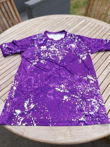 Beerschot Errea warm up t-shirt beschikbaar voor biedingen