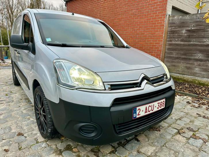 Citroën Berlingo 1.6hdi L2 zilver, Auto's, Bestelwagens en Lichte vracht, Particulier, Trekhaak, Citroën, Ophalen
