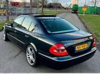 Bomvolle EX-ambassade E240 uit 2005, Automaat, Achterwielaandrijving, Beige, Blauw