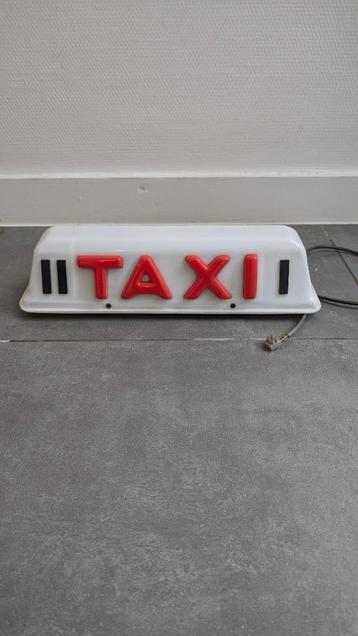 Enseigne TAXI vintage deco