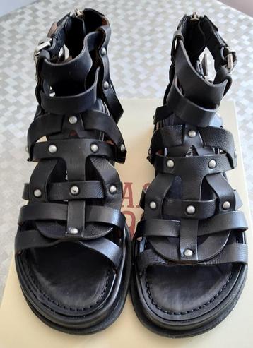 Zwarte Romeinse platte sandalen - LEDER beschikbaar voor biedingen