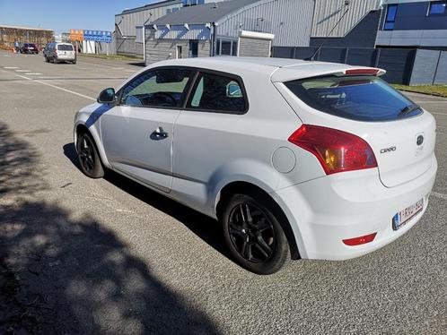Kia Ceed, Auto's, Kia, Particulier, (Pro) Cee d, Diesel, Coupé, 3 deurs, Handgeschakeld, Wit, Zwart, Stof, Voorwielaandrijving