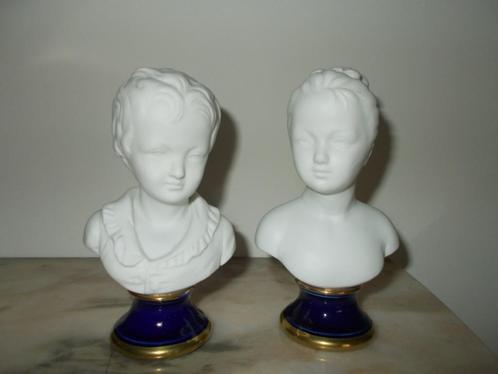 2x biscuit beeldjes jongen + meisje Limoges stijl 1965 = 8€, Antiquités & Art, Curiosités & Brocante, Enlèvement ou Envoi
