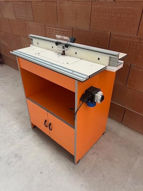 Freestafel met bovenfrees CMT7E, Doe-het-zelf en Bouw, Gereedschap | Freesmachines, Gebruikt, Accu, Bovenfrees, Ophalen