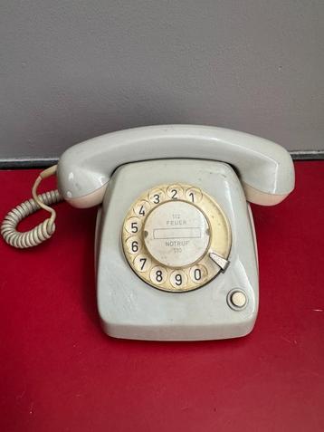Analoge Telefoon FeTAP 612-1 (Grijs - West Duitsland 1961) beschikbaar voor biedingen