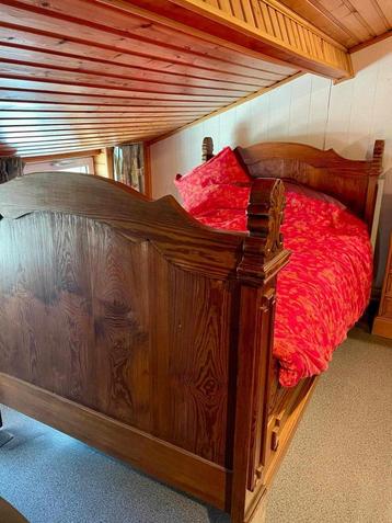 Antiek bed 'Twijfelaar' beschikbaar voor biedingen