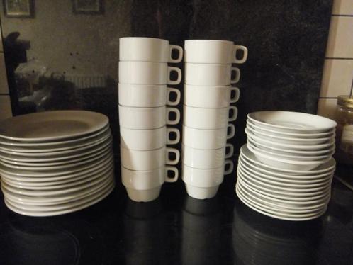 wit servies, Huis en Inrichting, Keuken | Servies, Zo goed als nieuw, Kop(pen) en/of Schotel(s), Effen, Ophalen