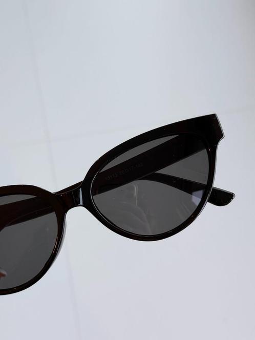 Zwarte cat eye zonnebril, Handtassen en Accessoires, Zonnebrillen en Brillen | Dames, Nieuw, Zonnebril, Overige merken, Zwart