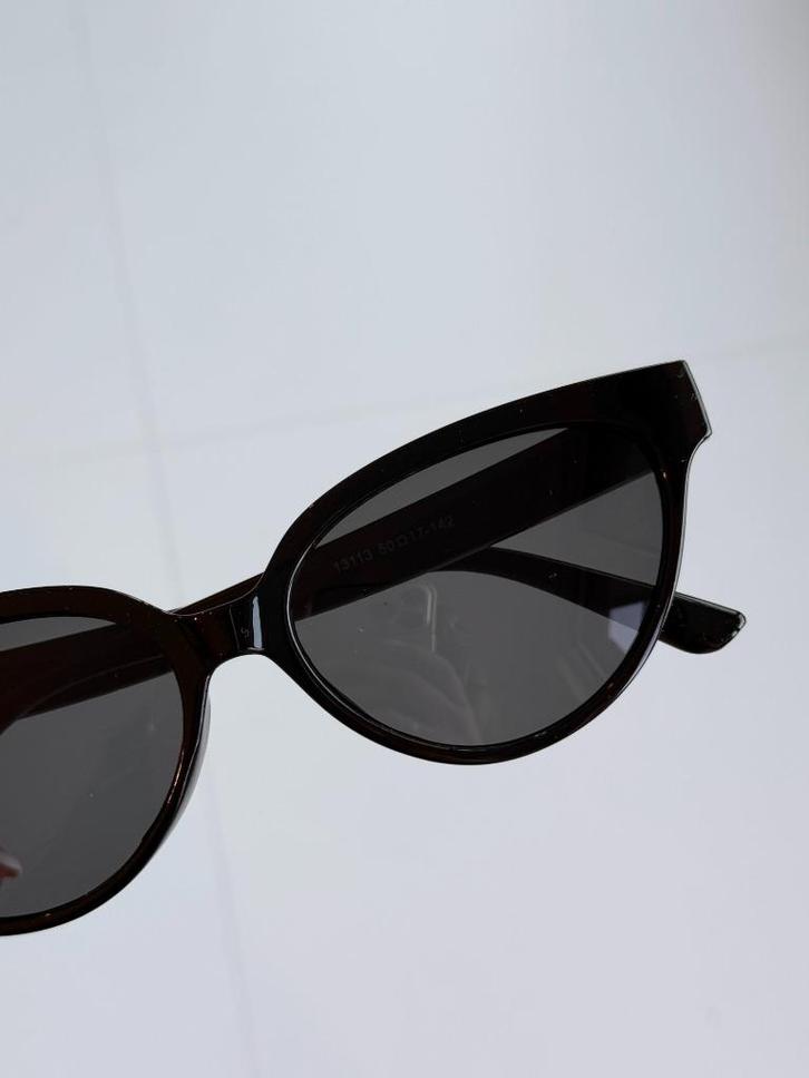 Zwarte cat eye zonnebril, Handtassen en Accessoires, Zonnebrillen en Brillen | Dames, Nieuw, Zonnebril, Overige merken, Zwart