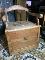 Ancienne chaise percée, Enlèvement