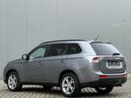 Mitsubishi Outlander 2.2DI-D 2WD Camera Cruise Navi Garantie, Auto's, Voorwielaandrijving, Euro 5, 4 cilinders, Leder