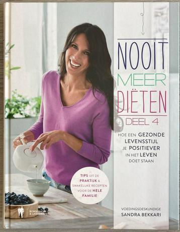 Sandra Bekkari - 4 beschikbaar voor biedingen