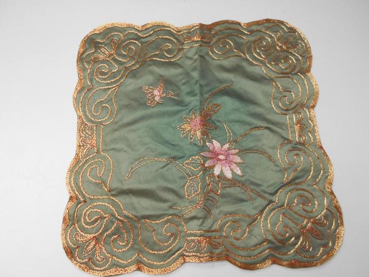 golden cloud met goud geborduurd chinees doekje, Antiek en Kunst, Antiek | Tapijten, Tafelkleden en Textiel, Ophalen of Verzenden