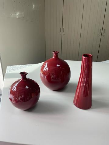 3 aardewerk vazen beschikbaar voor biedingen