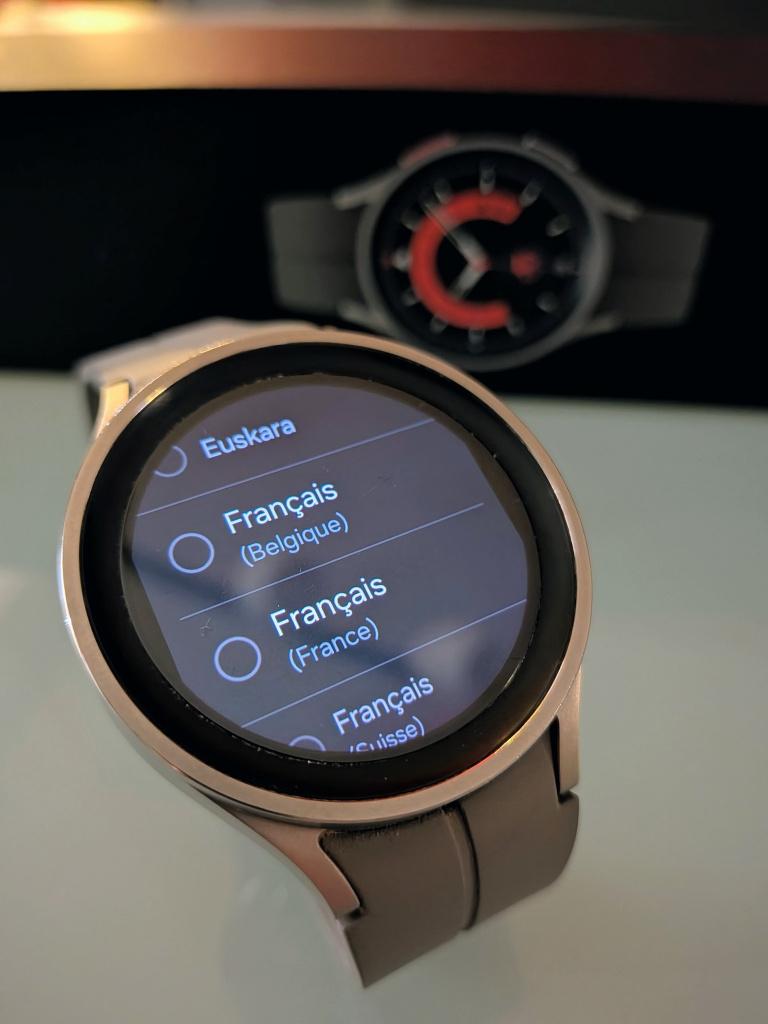 Samsung Galaxy watch 5 Pro (45mm), Bijoux, Sacs & Beauté, Montres connectées, Comme neuf, Android, Gris, État, Enlèvement ou Envoi