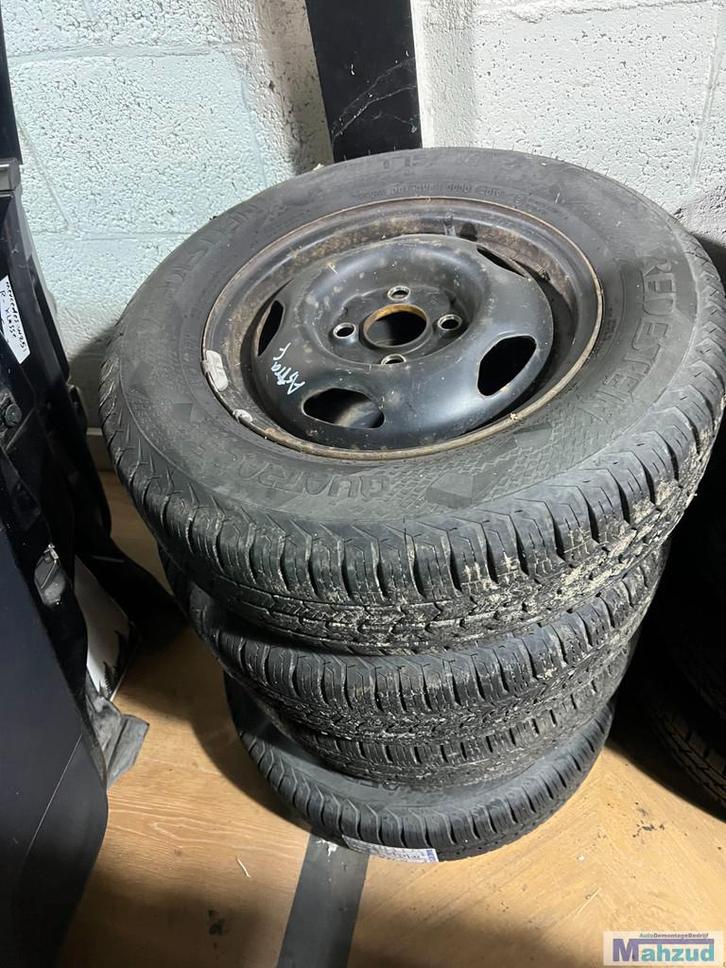 OPEL ASTRA F Velgen 4x100 56.6 13 inch, Auto-onderdelen, Banden en Velgen, Band(en), Gebruikt
