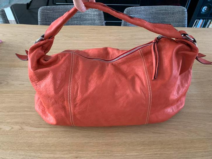 Rode handtas - echt leer van Ted Benson., Handtassen en Accessoires, Tassen | Damestassen, Zo goed als nieuw, Handtas, Ophalen of Verzenden