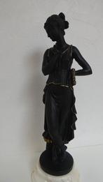 BEELD DAME MET LAUWERKRANS, Enlèvement ou Envoi, Utilisé, Humain