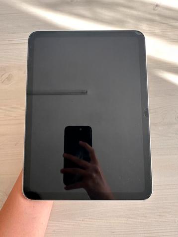 iPad 10th generation grijs beschikbaar voor biedingen