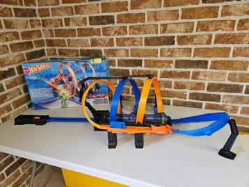 Hot Wheels Corkscrew Crash beschikbaar voor biedingen