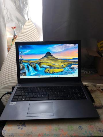 LAPTOP CLEVO INTEL N7XOWU-15.6INCH CAM WIFI -GOEDE beschikbaar voor biedingen