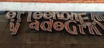 mooie patina letters  beschikbaar voor biedingen
